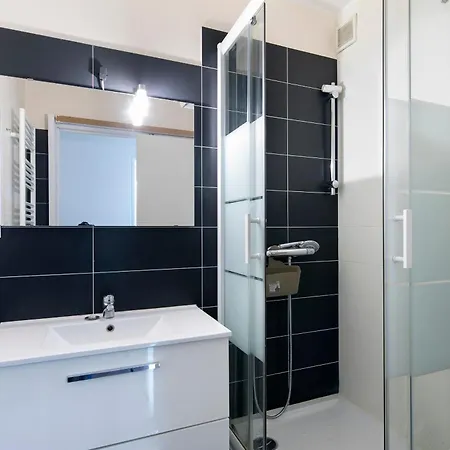 Apartmán Emile Zola Asniere - Kp -spacious For 6 With Porch Asniere Sur Seine Asnières